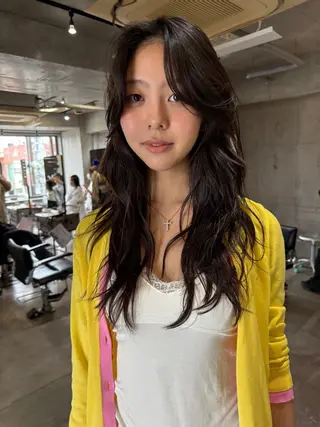 ロング レイヤーカット\ウル フ　chinatsuのヘアスタイル