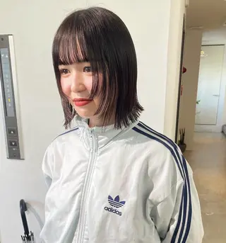 ショート カラー MIU/ルーツカラー 顔まわりレイヤーのヘアスタイル