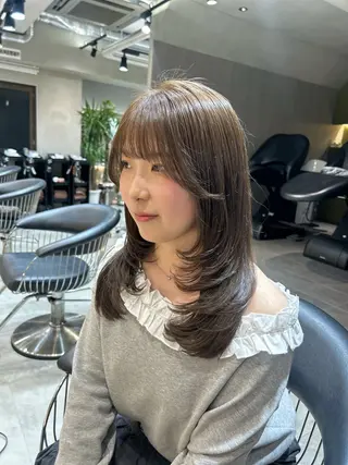セミロング カラー ヘアアレンジ 巻きラク♡レイヤー 🦢こころのヘアスタイル