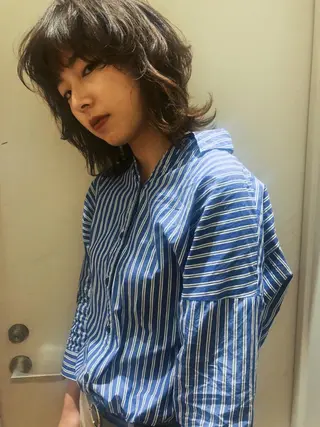 ミディアム 横田 美咲のヘアスタイル