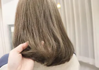 セミロング カラー 大場 友稀のヘアスタイル