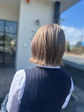ショート カラー 井上 花音のヘアスタイル