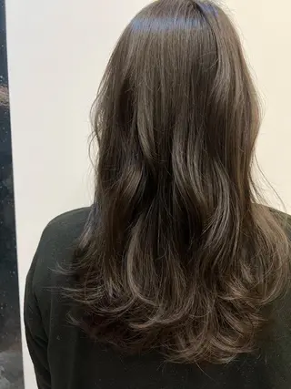 ロング カラー 岸田莉奈/ ゆるふわ/ナチュラルのヘアスタイル