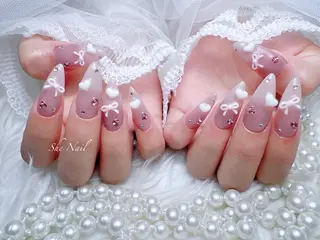 ネイル She   Nail所属・ISA_ BELLAのネイルデザイン