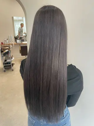 ロング 鈴木 梨瑚のヘアスタイル