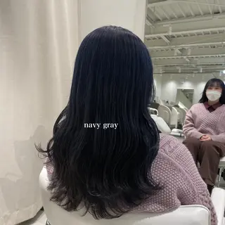 ロング カラー 峯崎 葵のヘアスタイル