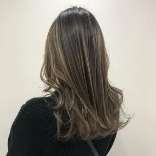 ロング カラー akane .のヘアスタイル
