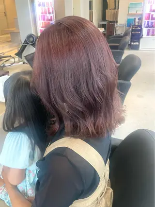 ミディアム カラー AKI 🐉のヘアスタイル