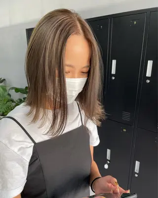 ショート ミルクティーベージュ ❤︎レイヤー　MIAのヘアスタイル