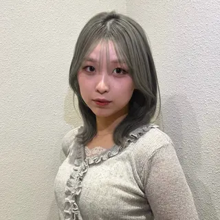 ミディアム パーマ 透明感カラー/ くびれヘア/ユウユのヘアスタイル