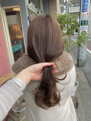 ロング カラー AYANO ／レイヤー／オリーブのヘアスタイル