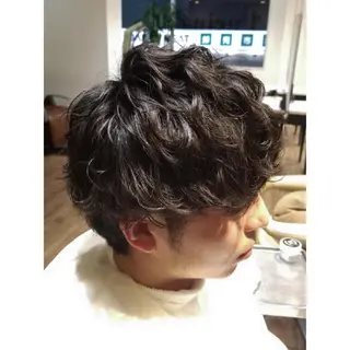 ショート メンズ パーマ ブリーチ、デザイン  カラー福士直矢のヘアスタイル