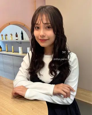 ミディアム カラー パーマ 谷川 優奈のヘアスタイル