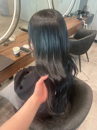 ロング カラー ハイトーン/透明感 yuinaのヘアスタイル
