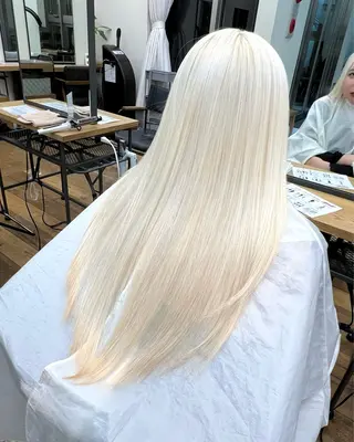 ロング カラー 抜きっぱなしブロンド /ハイトーン/カナタのヘアスタイル