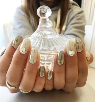 ネイル Petit Fleur所属・青柳 亜梨奈のマツエク・マツパデザイン