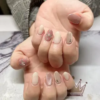 ネイル ガレンドウ 白澤 愛子のネイルデザイン