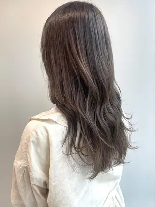 ロング カラー 山口 莉奈のヘアスタイル