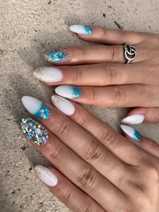 ミディアム ネイル ✴︎ Delightのネイルデザイン