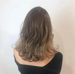 ミディアム カラー Hair's RooMのヘアスタイル