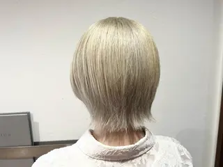 ショート カラー 蓮見  友里のヘアスタイル
