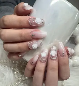 ネイル &ME ネイルサロンのネイルデザイン