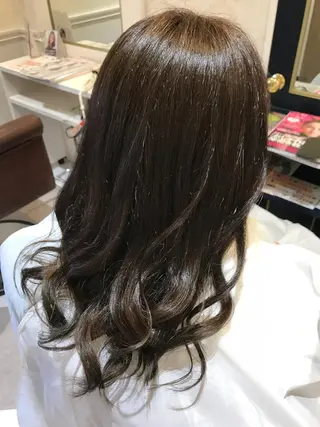 セミロング カラー 粟田 めぐみのヘアスタイル
