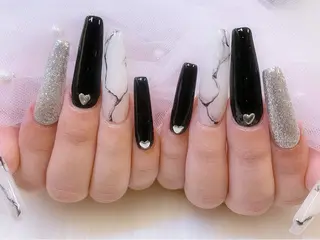 ネイル Rグループ felizのネイルデザイン