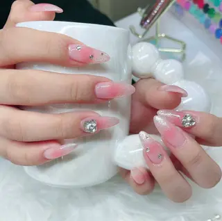 ネイル &ME ネイルサロンのネイルデザイン