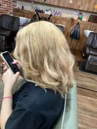 カラー 鈴木 小百合のヘアスタイル