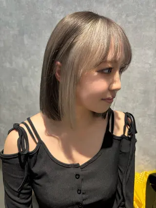 ショート 🌐NATSUMI 🌐【寒色カラー】のヘアスタイル