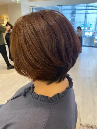 ショート カラー 小顔レイヤー/ ベージュ🤍Rieのヘアスタイル