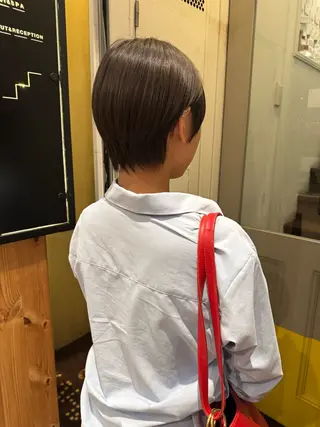 ショート カラー shiro.kobe 森彩華のヘアスタイル