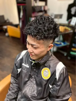 パーマ 【メンズパーマ】 山下勝勲のヘアスタイル