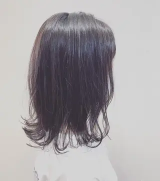 ミディアム カラー 山本瑞己 (ヤマモトミズキ)のヘアスタイル