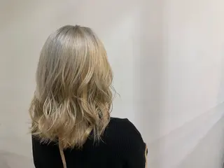 セミロング カラー あべ ゆうかのヘアスタイル