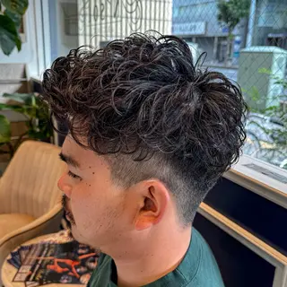 ショート パーマ メンズ 吉田 新平のヘアスタイル