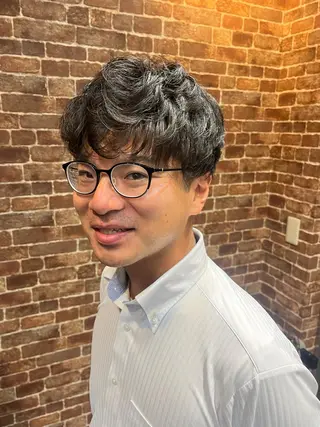 ミディアム カラー パーマ ヘアアレンジ メンズ キッズ ネイル マツエク・マツパ アイブロウ 久木原 ゆりのヘアスタイル