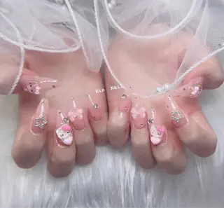 ネイル Hin Nailsのネイルデザイン