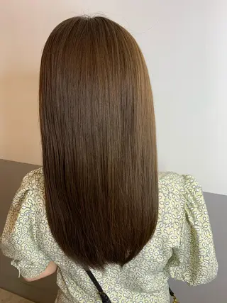 ミディアム カラー トップ スタイリストのヘアスタイル
