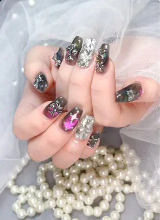 ネイル KiKO 🌻ひまわりサロンのネイルデザイン