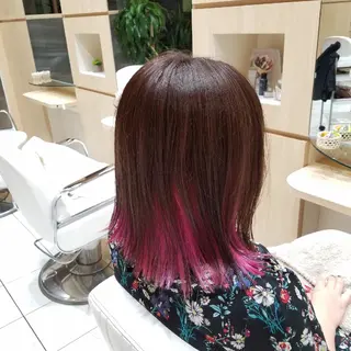 ミディアム BLUE MOON 辻岡健太のヘアスタイル