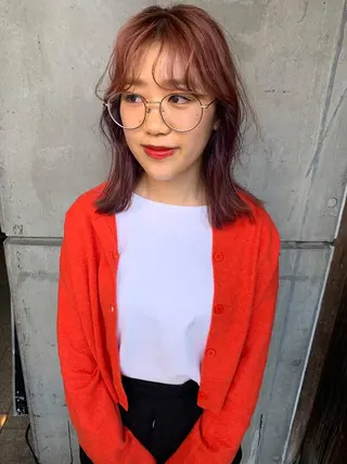ミディアム カラー ヘアアレンジ ネイル mana 暖色カラーカットのヘアスタイル