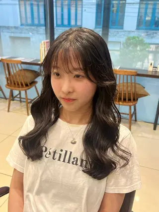 セミロング タンバルモリパーマ 礒井メンキのヘアスタイル