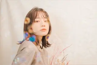 ミディアム Rely 美空のヘアスタイル