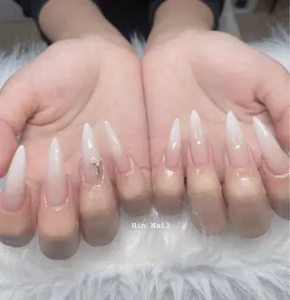 ネイル Hin Nailsのネイルデザイン