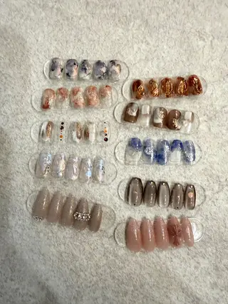 ネイル anyora nail salon所属・大人ワンホン キラキラ／Ayanoのネイルデザイン