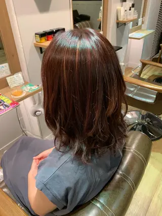 セミロング カラー ツキダテ ユイのヘアスタイル