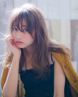 セミロング ダブルカラー🤍 髪質改善／原島のヘアスタイル