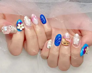 ネイル 🦋 Queenieのネイルデザイン